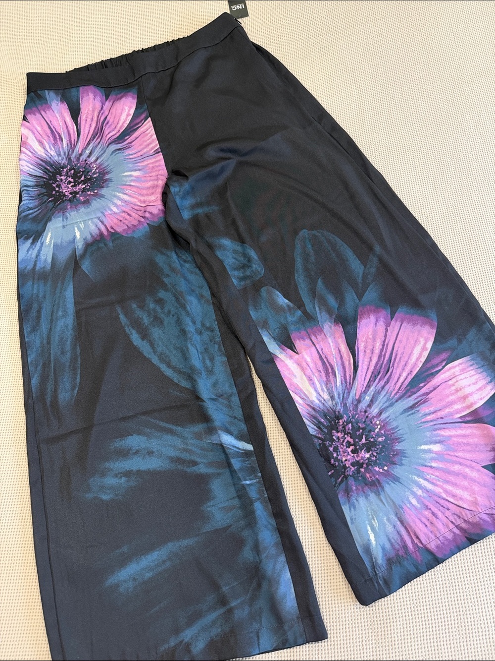 INC International Concepts Black Wide-Leg Shorts with Pink & Blue Floral Print